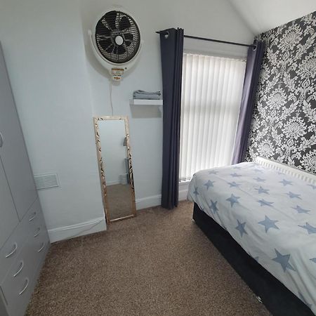 Private Room In Cardiff Exterior photo