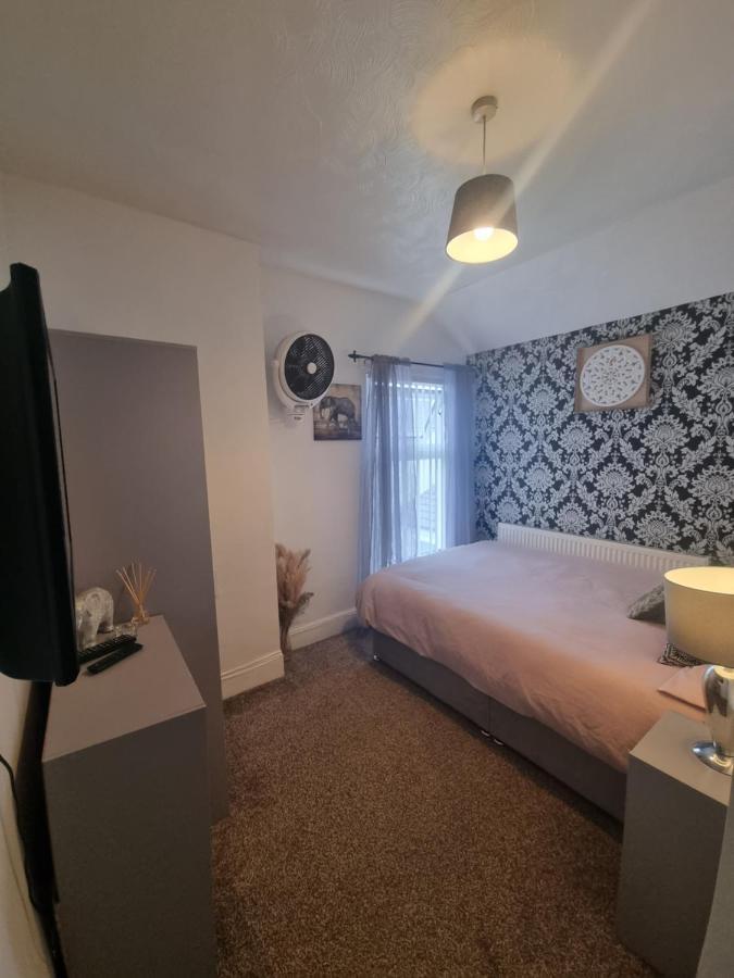 Private Room In Cardiff Exterior photo