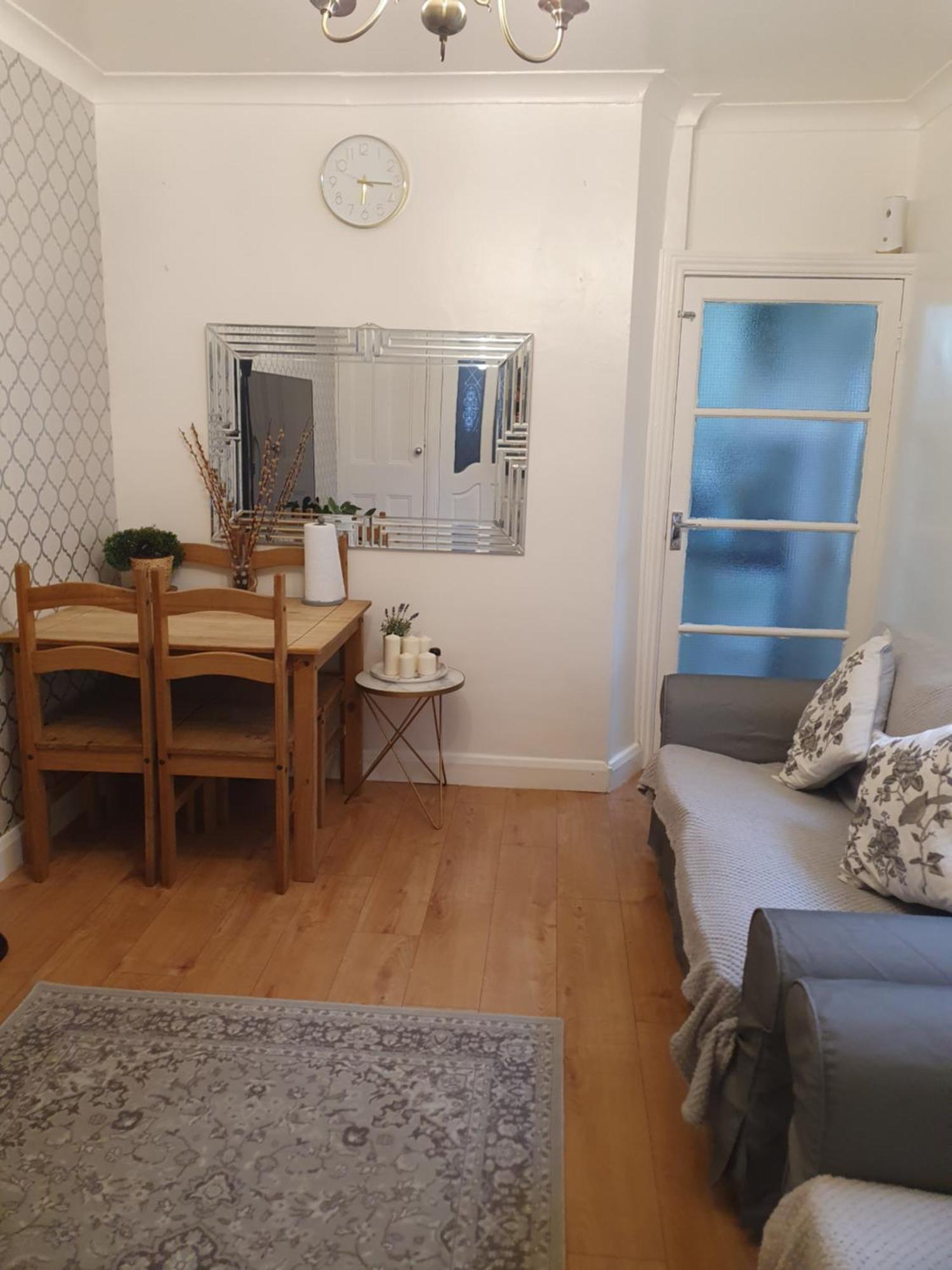 Private Room In Cardiff Exterior photo